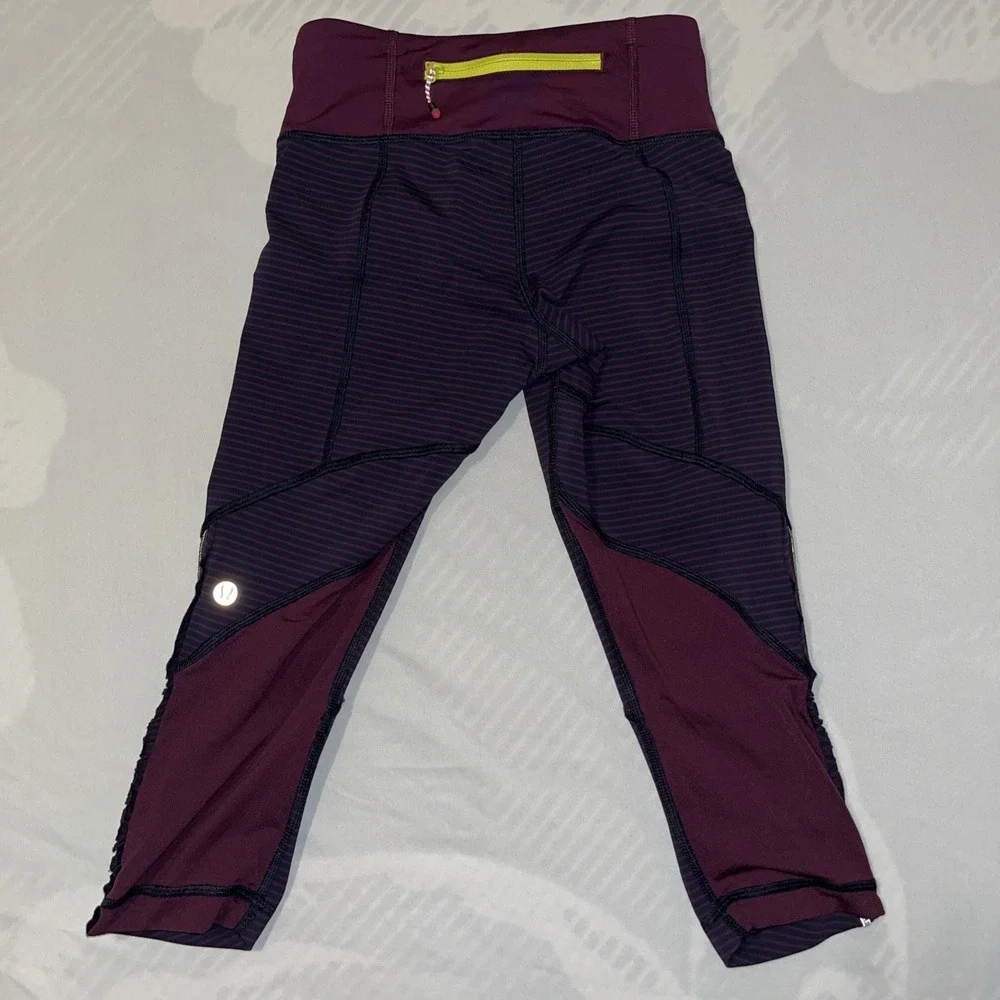 Lululemon Run: For Your Life Crops in a purple and navy hyper-stripe No Size Tag